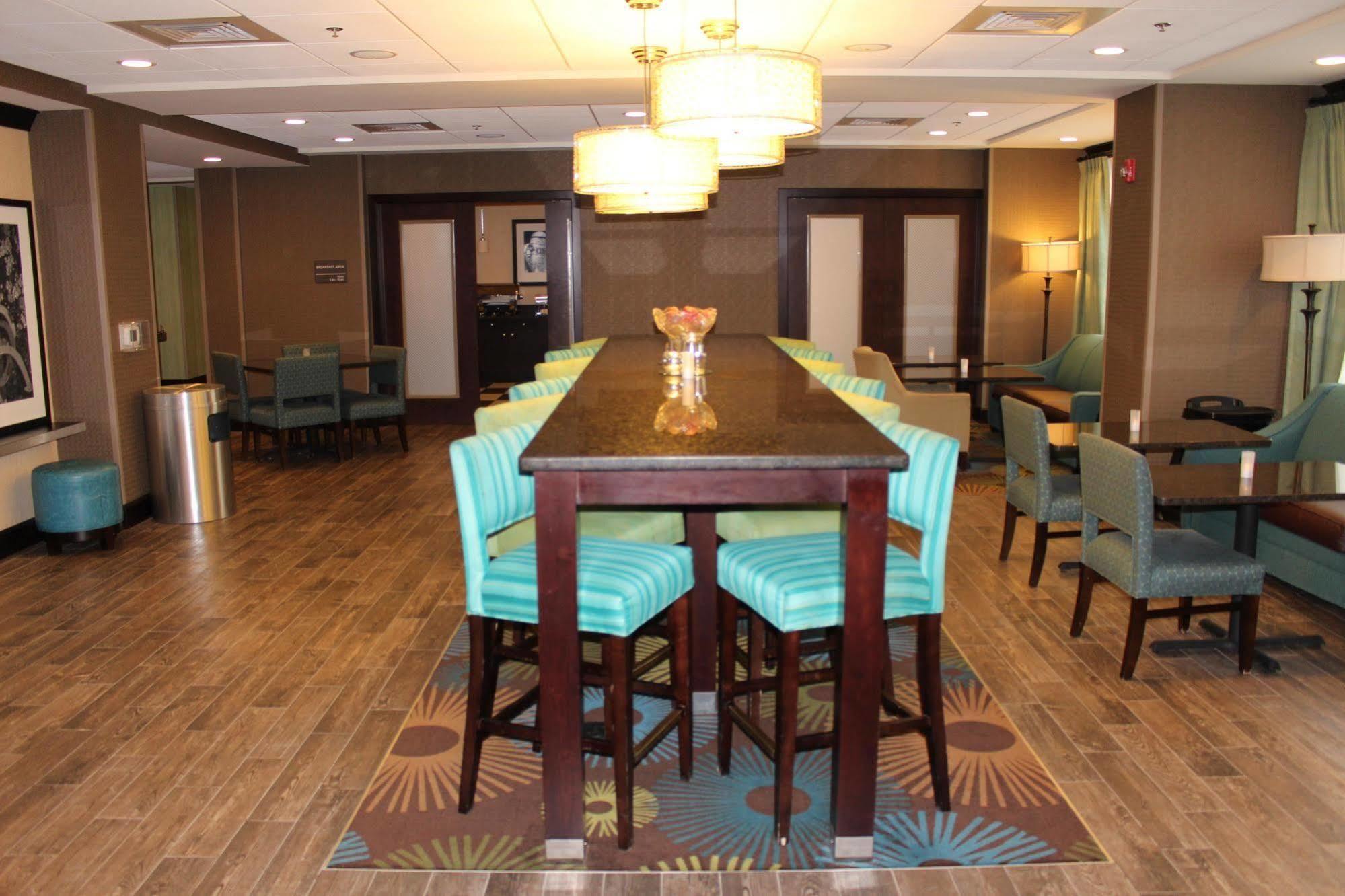 Hampton Inn Belton/Kansas City Екстериор снимка